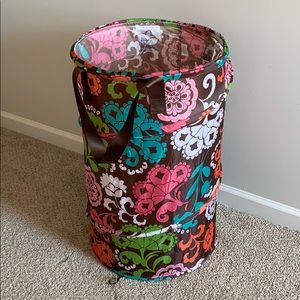 Pop up laundry basket